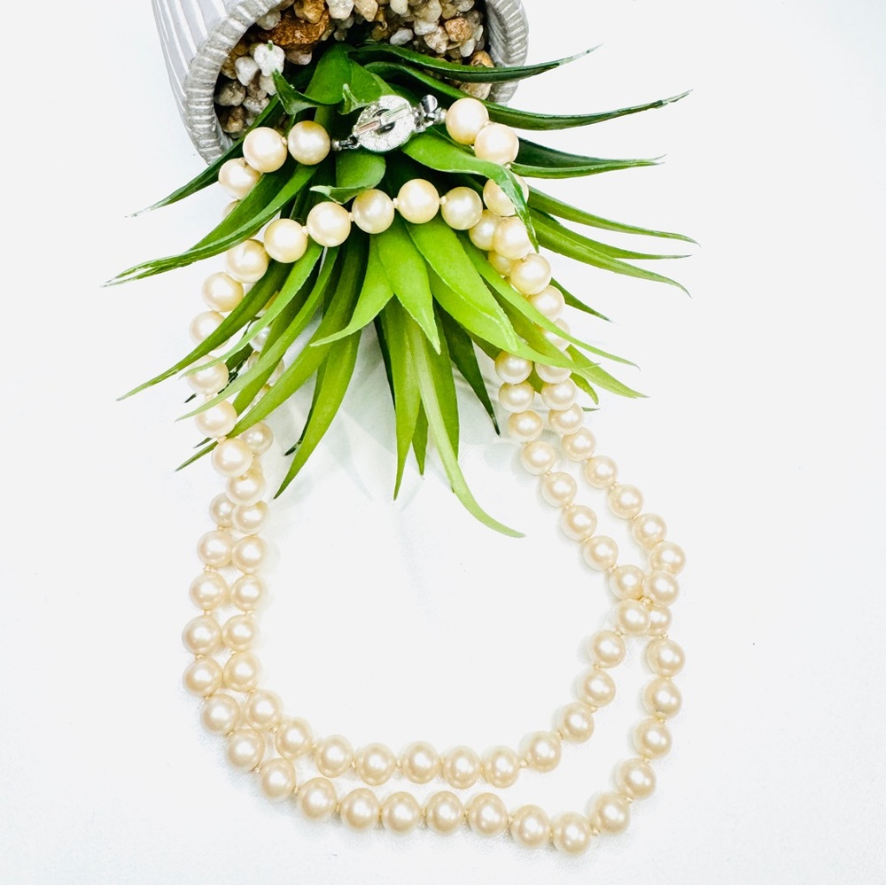 Vintage 30.5” Cream Faux Pearl Glass Hand Knotted Beaded Necklace